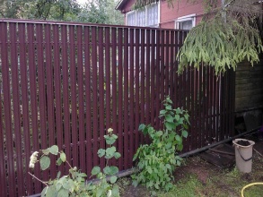 Забор из евроштакетника с бетонированием столбов 28 метров фото в Княгинино