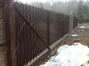 Забор из евроштакетника в шахматном порядке 122 метра фото в Княгинино