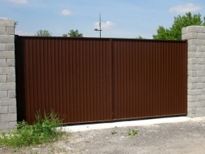 ворота распашные с ручным управлением - пример 11 фото в Княгинино