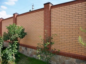 Кирпичный забор сплошной 80 метров фото в Княгинино