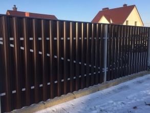 Забор из евроштакетника в шахматном порядке 10 соток фото в Княгинино