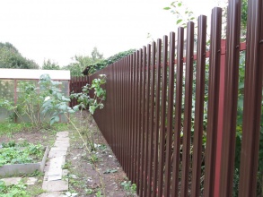 Забор из евроштакетника с забивными столбами 86 метров фото в Княгинино