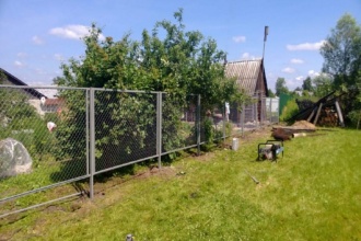 Забор из сетки рабицы в натяг секционный 80 метров фото в Княгинино